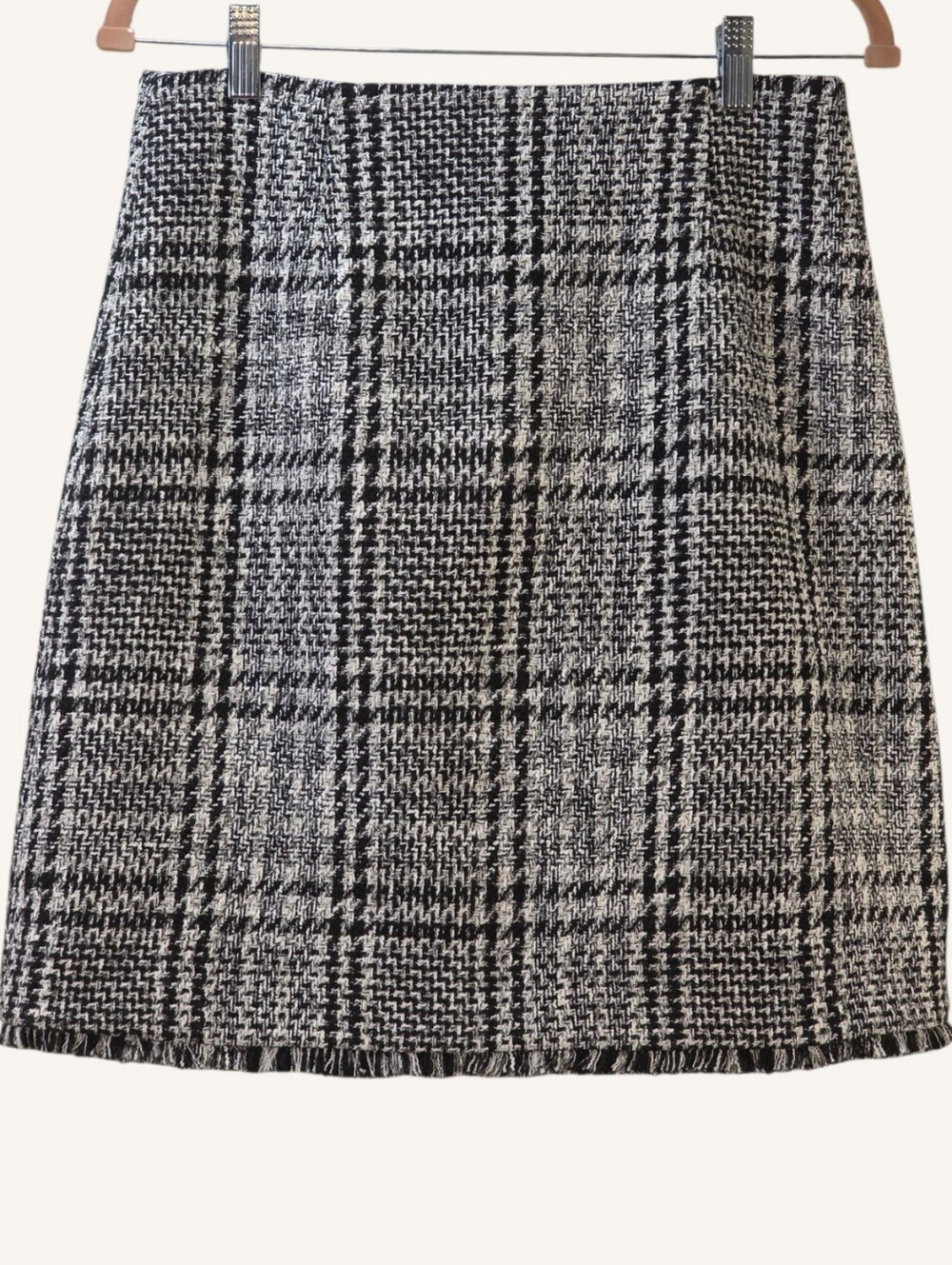 Calvin Klein Black Ivory Plaid Tweed Fringe Skirt Size 4 NWOT
